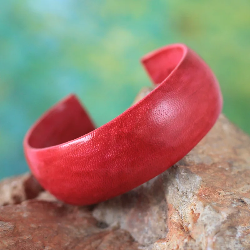 - Cat anti-jump window safety netAnnula in Red Leather Cuff Bracelet